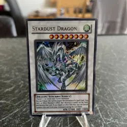 STARDUST DRAGON YU-GI-OH! ULTRA RARE TDGS-EN040 - YUGIOH - LIGHT PLAY - Image 1