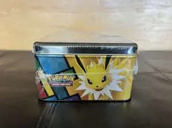 Pokemon TCG - Eevee Collector's Chest Lunchbox Tin 2021 820650809514 - Image 3