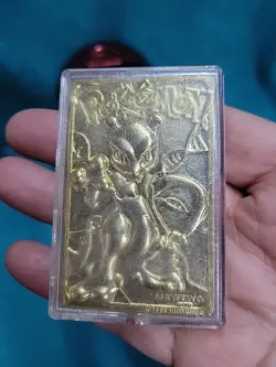 COLLECTIBLE POKEMON MEWTWO 23K GOLD PLATED TRADING CARD WITH POKEMON BALL - Image 2