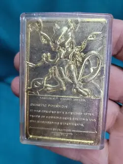 COLLECTIBLE POKEMON MEWTWO 23K GOLD PLATED TRADING CARD WITH POKEMON BALL - Image 3