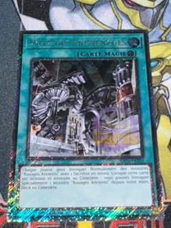 CARTE Yu Gi Oh VILLE DES ENGRENAGES RA03-FR203 PLATINUM SECRET RARE 1ere edition - Image 1