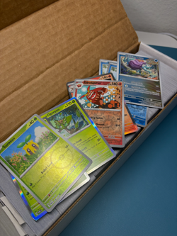 Pokemon TCG Modern English Bulk Lot 800 Cards - SV and SwSh era. NO ENERGIES!! - Image 1