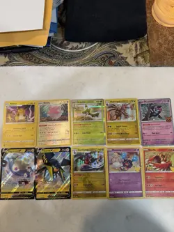 10 random pokemon cards - Image 1