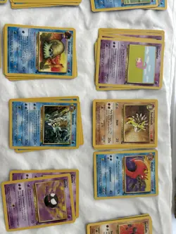 Pokemon Cards Lot Vintage 1999 OVER 100 Cards, All Authentic - Image 2