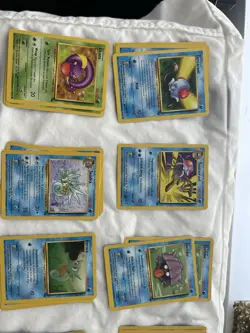 Pokemon Cards Lot Vintage 1999 OVER 100 Cards, All Authentic - Image 3