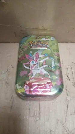 Pokemon TCG: Scarlet & Violet-Prismatic Evolutions Mini Tin - Sylveon - Image 2