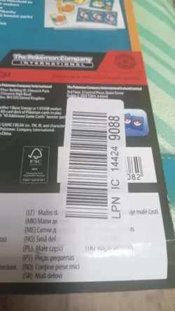 Pokemon TCG: Paldea Adventure Chest (7 Foil Promo Cards & 6 Booster Packs) - Image 4