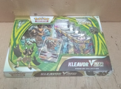 Pokemon TCG: Kleavor VSTAR Premium Collection - Image 1