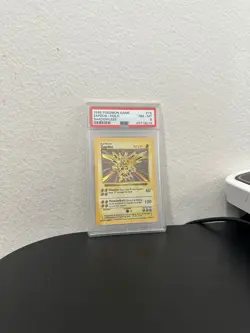 ⚡ SHADOWLESS ZAPDOS 16/102 - PSA 8 Holo - Pokemon Base Set⚡English Near Mint - Image 2