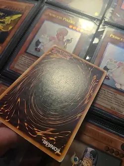 Yu-Gi-Oh Dark Magician Girl Secret Rare LCYW-EN022 Unlimited Edition - Image 3