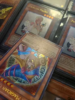 Yu-Gi-Oh Dark Magician Girl Secret Rare LCYW-EN022 Unlimited Edition - Image 5