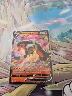 Pokemon Card Houndoom V 021/189 Darkness Ablaze Near Mint - Image 1