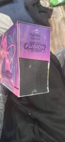 Nintendo Pokemon TCG Sword & Shield-Fusion Strike Elite Trainer Box - Image 2