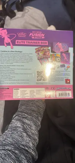 Nintendo Pokemon TCG Sword & Shield-Fusion Strike Elite Trainer Box - Image 3