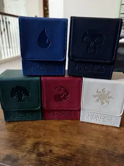 Ultra Pro Magic the Gathering Leather Deck Box Alcove - Image 1