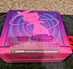 Pokemon TCG: Sword & Shield Fusion Strike ETB Elite Trainer Box (8 Packs) SEALED - Image 2