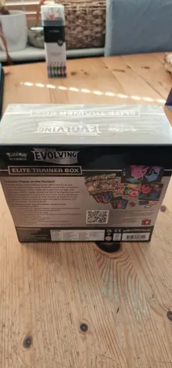 Pokemon TCG Evolving Skies Elite Trainer Box ETB Factory Sealed - Image 3