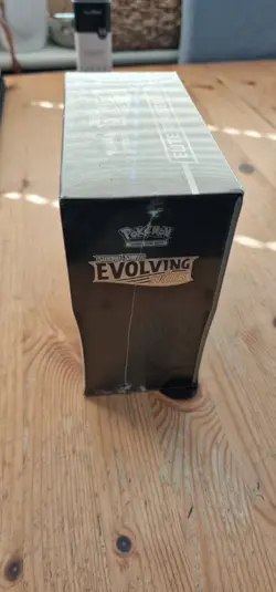 Pokemon TCG Evolving Skies Elite Trainer Box ETB Factory Sealed - Image 4