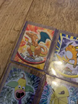 18 Pokemon Topps Cards Rare inc Charizard 1998 - Image 2