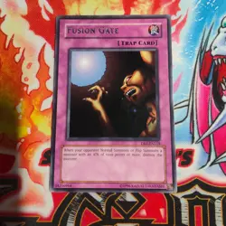 Yu-Gi-Oh! Fusion Gate / Trap Hole Misprint - DB1-EN118 - Rare NM - Image 1