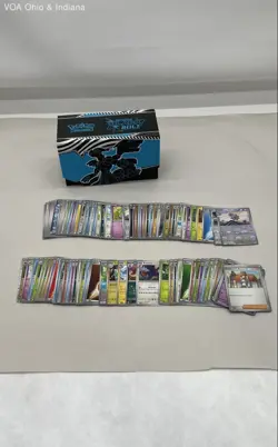Pokemon Trading Card Game: Scarlet & Violet-black Bolt Elite Trainer Box - Image 1