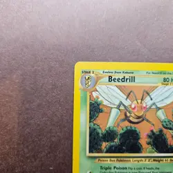Beedrill 18/75 Pokemon Neo Discovery Regular Rare Card - MP - Image 2