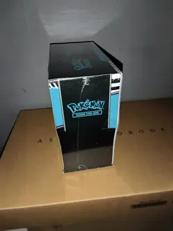 Pokemon TCG Black Bolt Elite Trainer Box ETB New & Sealed tiny tear on film - Image 4