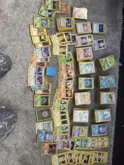 Pokemon TCG Vintage Bulk Lot 700+ cards - Image 1