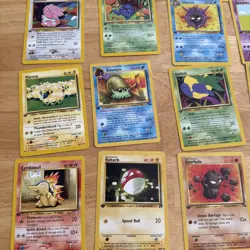 Lot of 27 1999 / 2000s Mixed Pokemon Card Lot Basic Pokemon Fossil, 1st Edition - Image 4