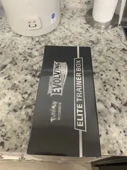 Pokemon Sword & Shield Evolving Skies Elite Trainer Box Sealed ETB - Image 2