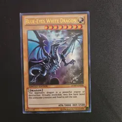 Blue-Eyes White Dragon - Jump-EN068 - NM - Yu-gi-oh - Ultra Rare - Image 1