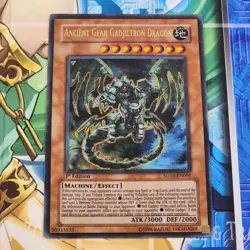 Yugioh Ancient Gear Gadjiltron Dragon SD10-EN001 Ultra Rare NM - Image 1