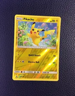 Pikachu - Hidden Fates 19/68 REVERSE HOLO card - 2019 Pokemon TCG LP - Image 1