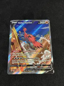 Pokemon TCG Galarian Zapdos v Alternate Art Chilling Reign Card 174/198 - Image 1