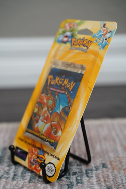 34.04g Pokemon 1999 WOTC Base Set Unlimited Booster Blister Pack Charizard - Image 3