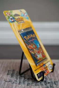 34.04g Pokemon 1999 WOTC Base Set Unlimited Booster Blister Pack Charizard - Image 4