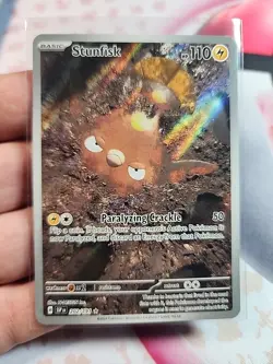 Pokemon TCG Stunfisk 202/191 Illustration Rare, Surging Sparks - Image 1