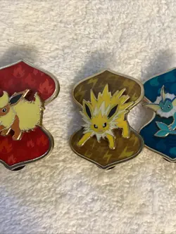 Lot of 3 VMAX Official Pokemon TCG Enamel Pins-Flareon, Vaporeon, Jolteon - Image 3