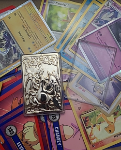 POKEMON * CHARIZARD** Gold Plated Metal Trading Card * 1999 Burger King - Image 3