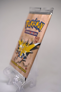 Pokemon TCG 1999 1st Edition Fossil Booster Pack Zapdos Art WOTC Factory Sealed - Image 4