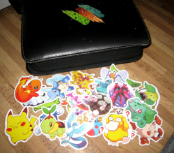 Pokemon Binder Collection + bag TOTAL OVER 700 cards! Un-researched - may have d - Image 2