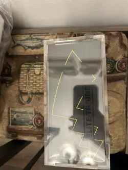 Pokemon TCG: 25th Anniversary Celebrations Elite Trainer Box Will Come With Case - Image 5