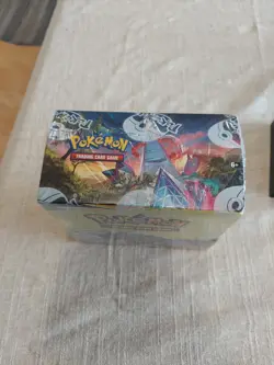 Pokemon TCG Evolving Skies Sword and Shield Booster Box Sealed with Acrylic Case - Image 3
