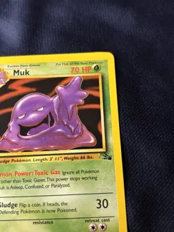 Muk 28/62 Fossil Regular pokemon card vintage played - Image 3