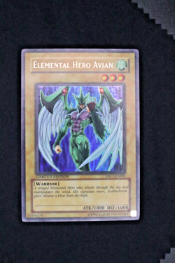 Elemental HERO Avian EHC1-EN001 Elemental Hero Collection 1 Limited Edition - Image 1