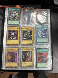 LARGE YU-GI-OH TRADING CARD LOT IN BINDER *SEE PHOTOS* - Image 1