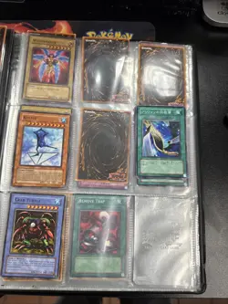 LARGE YU-GI-OH TRADING CARD LOT IN BINDER *SEE PHOTOS* - Image 3
