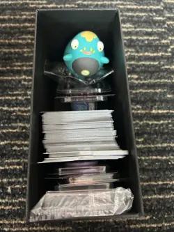 POKEMON TCG SCARLET & VIOLET-SHROUDED FABLE ELITE TRAINER BOX - Image 4