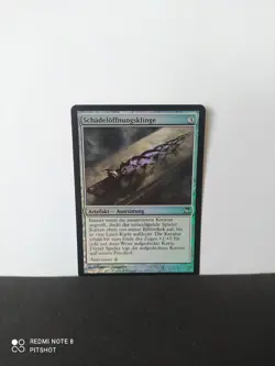 FOIL Schadeloffnungsklinge / Trepanation Blade - MTG Magic - Image 1