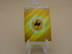 2017 LIGHTNING ENERGY SUN & MOON HOLO POKEMON CARD - Image 1